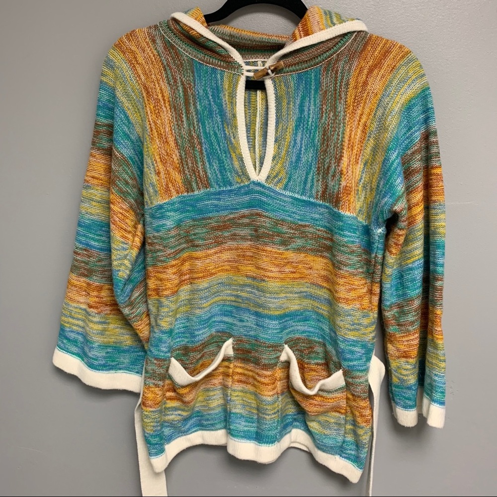 Vintage 1970s women’s Hooded  Flare Sleeve sweater